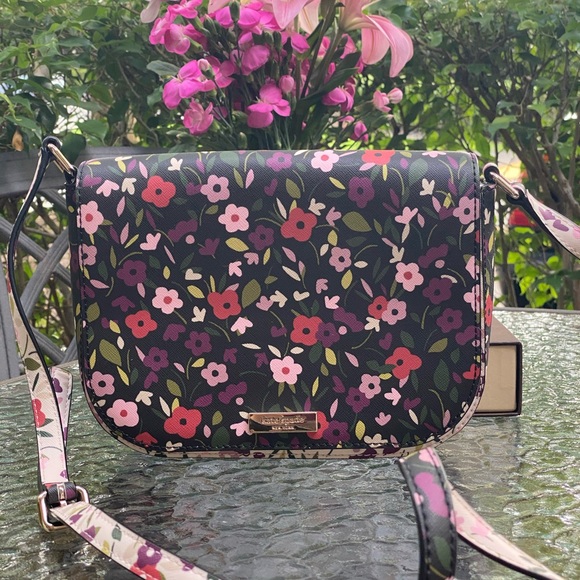 kate spade Handbags - Kate Spade Black & White Floral Crossbody